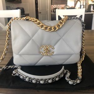 Chanel 19 small 21a grey
